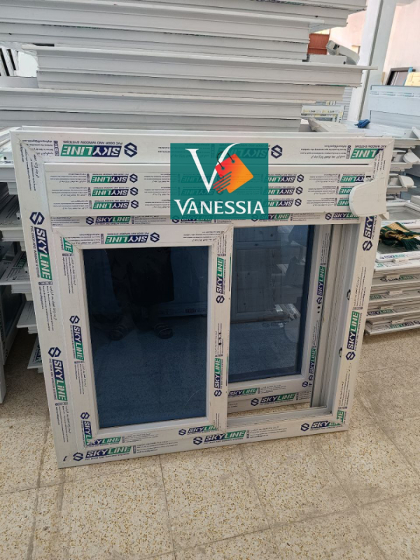 fenêtre coulissante avec rideau en PVC profil Skyline Verre stop sol fumé